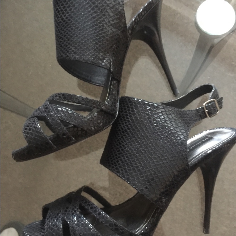 Shoes - Picture 4 of 4